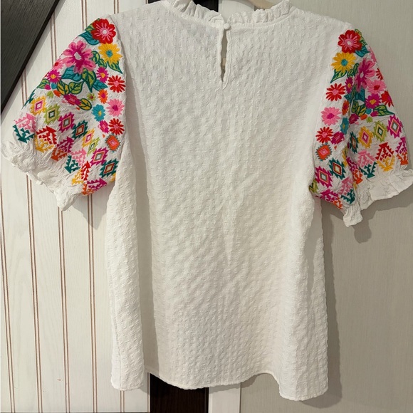 Embroidered White Top with Colorful Embroidered Sleeves THML Medium - Picture 5 of 9